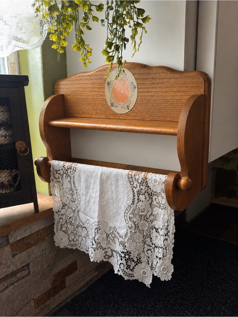 Vintage Paul Revere Shoppe Wooden Wall Shelf & Towel Rack – Hand Painted Ceramic